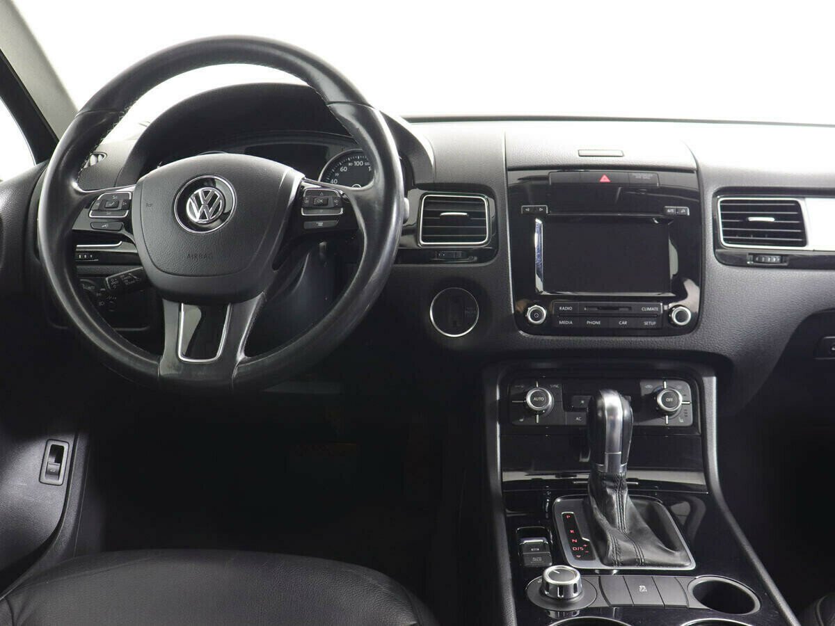 Volkswagen Touareg, 3.0 л, АТ, 2012 фото 1