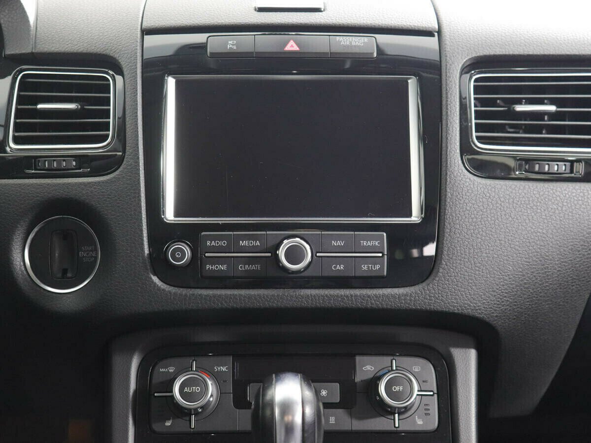 Volkswagen Touareg, 3.0 л, АТ, 2011 фото 2
