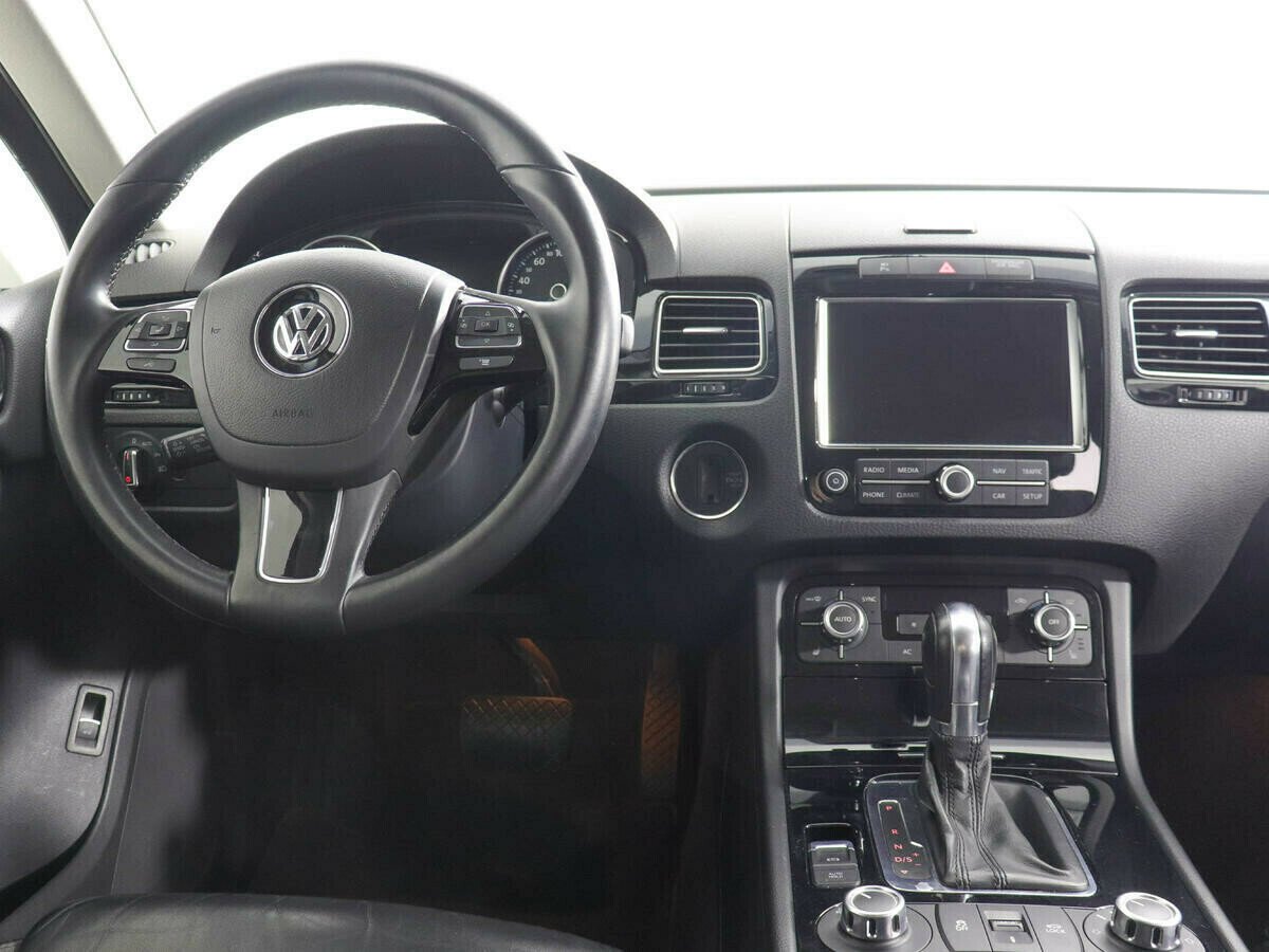 Volkswagen Touareg, 3.0 л, АТ, 2011 фото 7