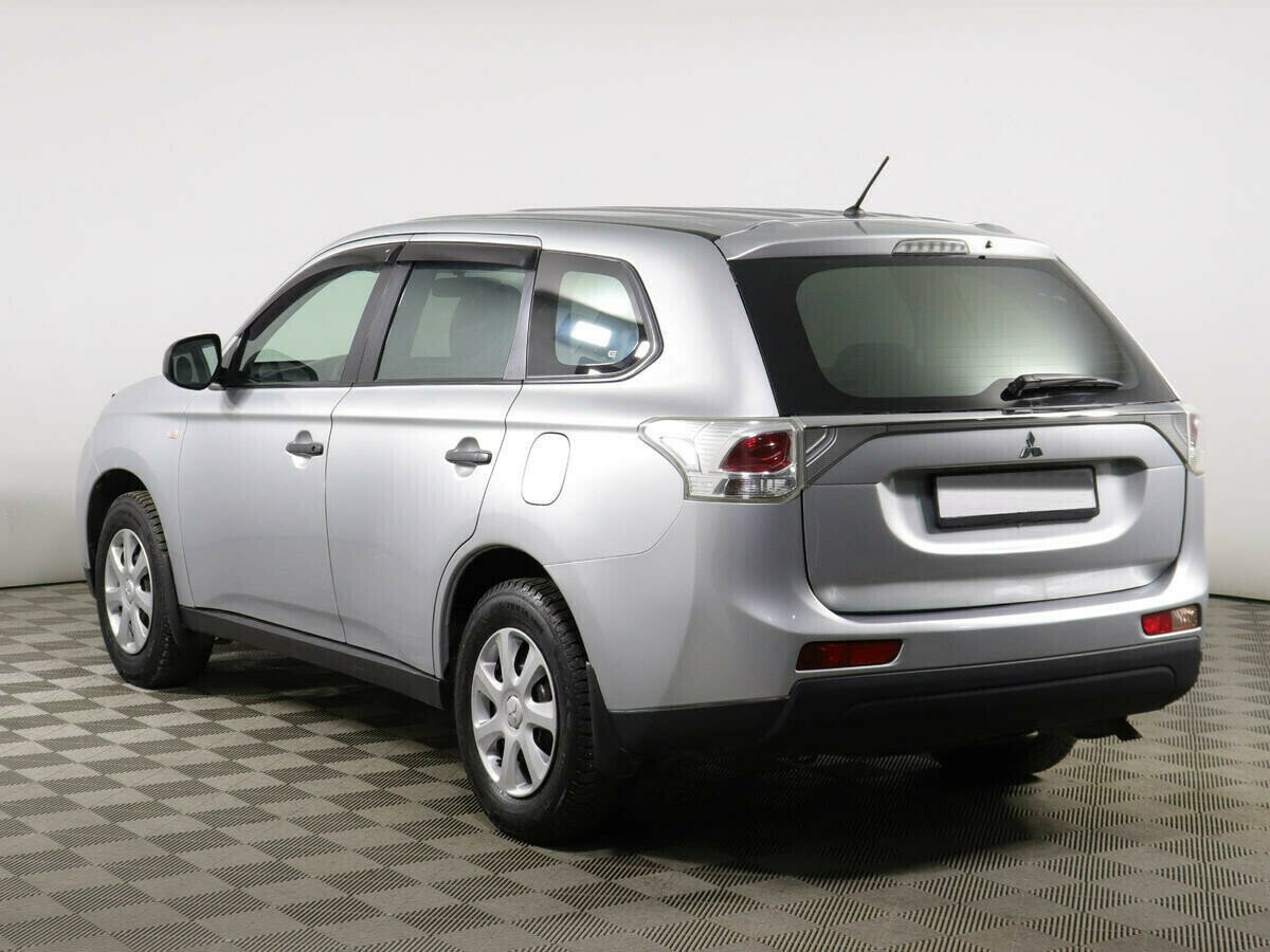 Mitsubishi Outlander, 2.0 л, Вариатор, 2014 фото 5