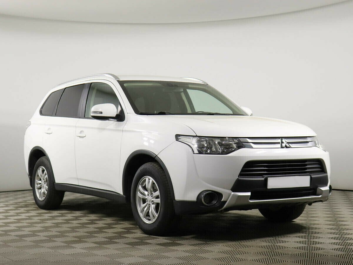 Mitsubishi Outlander, 2.0 л, Вариатор, 2015 фото 4