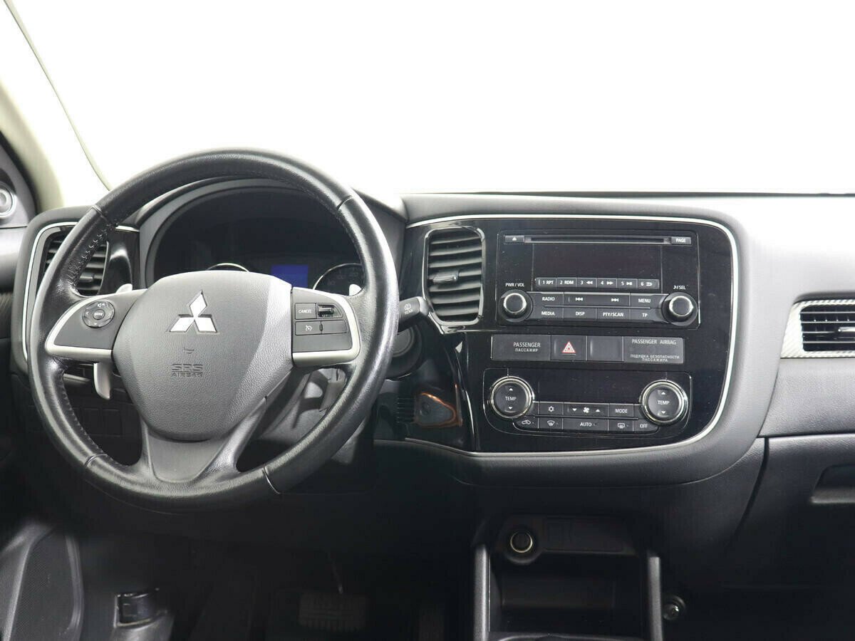 Mitsubishi Outlander, 2.0 л, Вариатор, 2015 фото 8