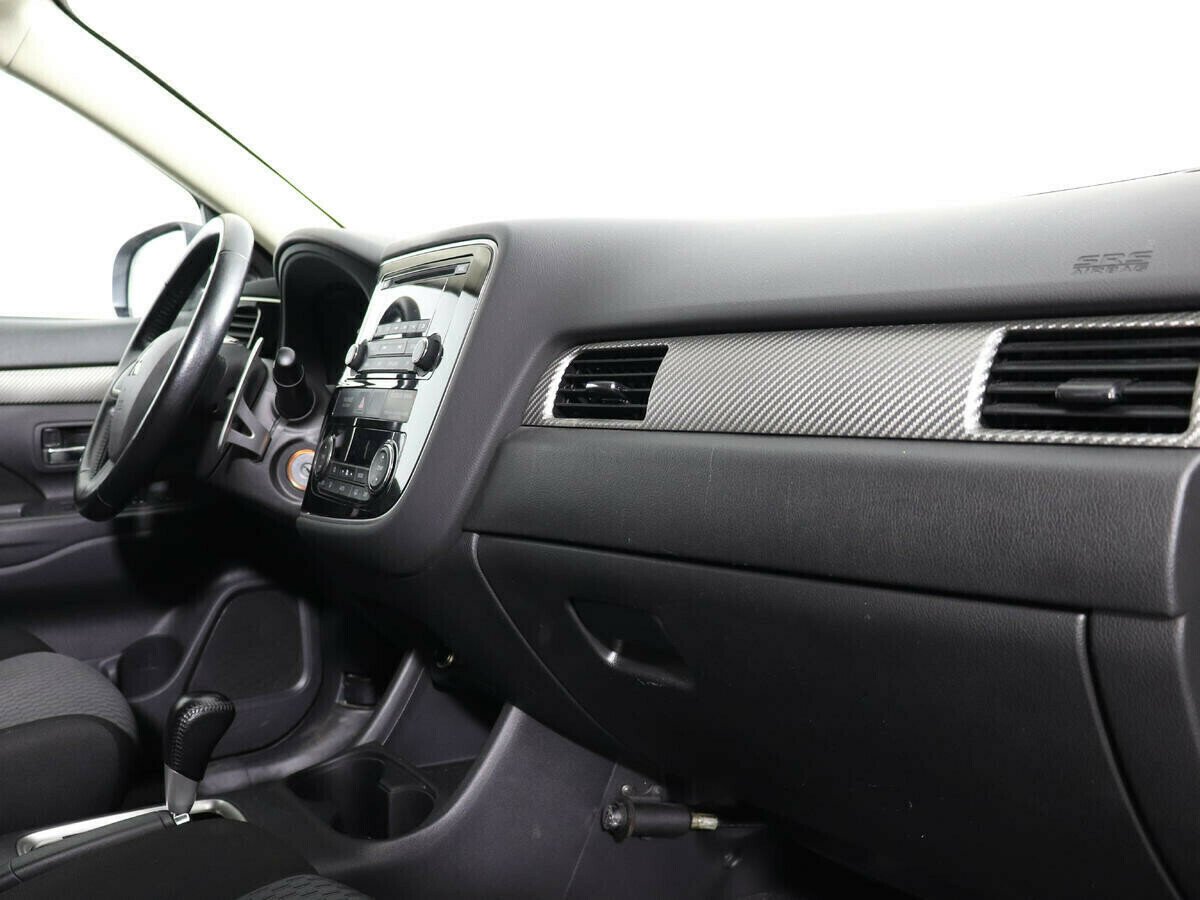 Mitsubishi Outlander, 2.0 л, Вариатор, 2015 фото 2