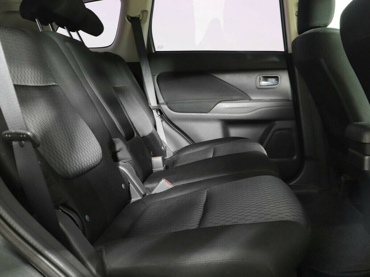 Mitsubishi Outlander, 2.0 л, Вариатор, 2015 фото 8