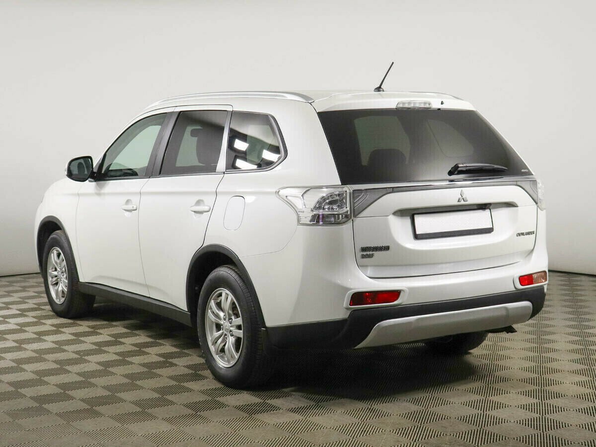 Mitsubishi Outlander, 2.4 л, Вариатор, 2014 фото 5