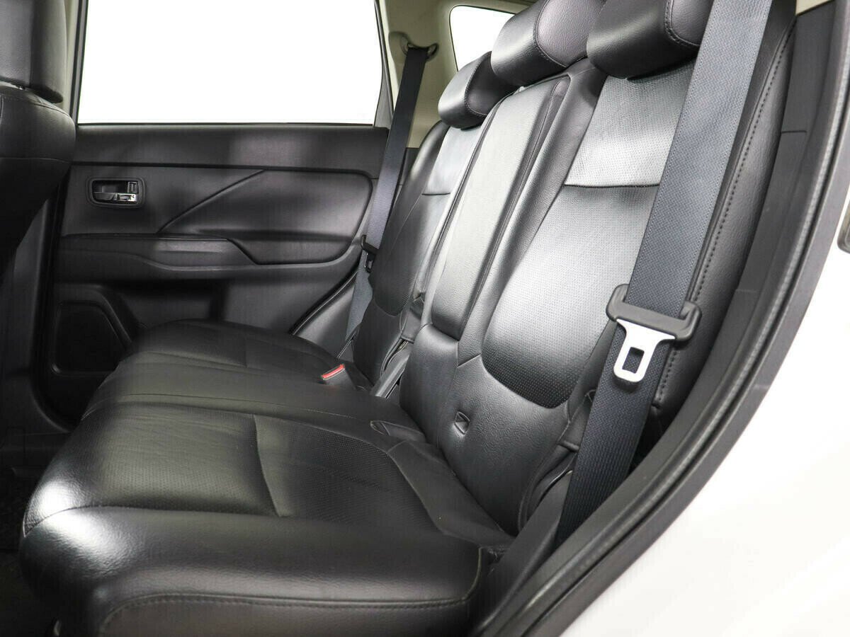 Mitsubishi Outlander, 2.4 л, Вариатор, 2014 фото 8