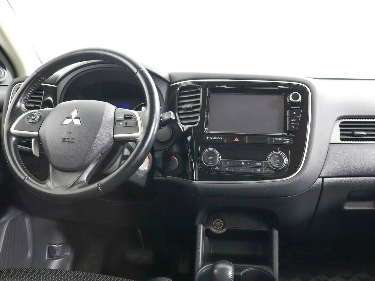 Mitsubishi Outlander, 2.4 л, Вариатор, 2014 фото 2
