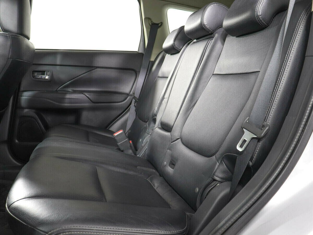 Mitsubishi Outlander, 2.4 л, Вариатор, 2014 фото 8