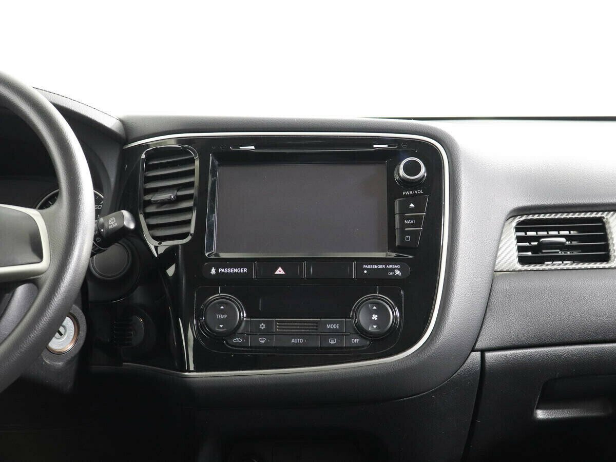 Mitsubishi Outlander, 2.0 л, Вариатор, 2015 фото 1
