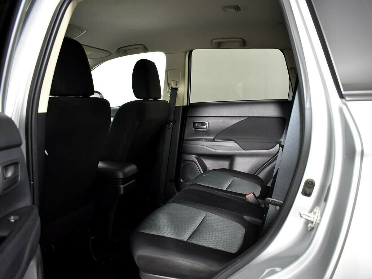 Mitsubishi Outlander, 2.0 л, Вариатор, 2015 фото 1