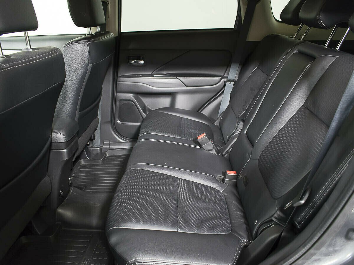 Mitsubishi Outlander, 2.0 л, Вариатор, 2016 фото 9