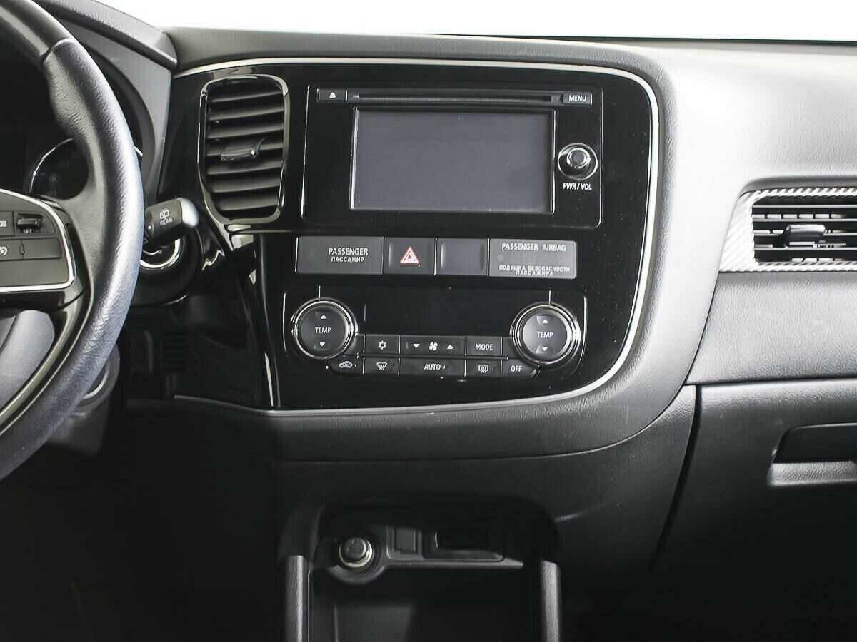 Mitsubishi Outlander, 2.0 л, Вариатор, 2016 фото 10