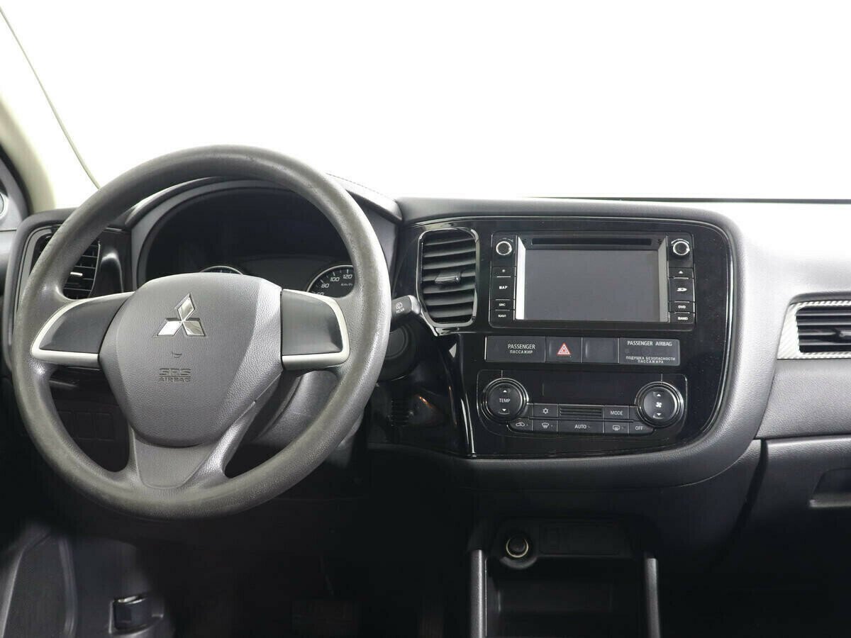 Mitsubishi Outlander, 2.4 л, Вариатор, 2017 фото 9