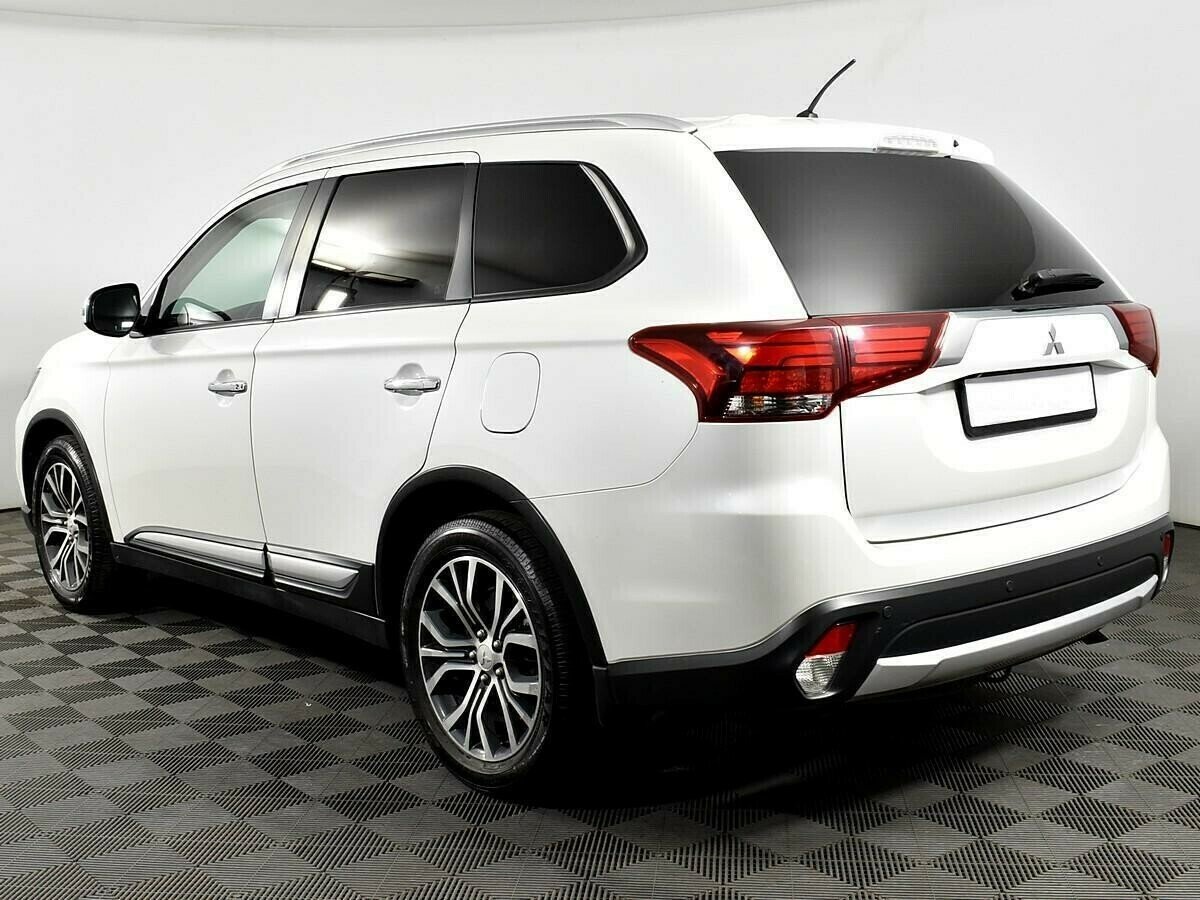 Mitsubishi Outlander, 2.4 л, Вариатор, 2018 фото 5