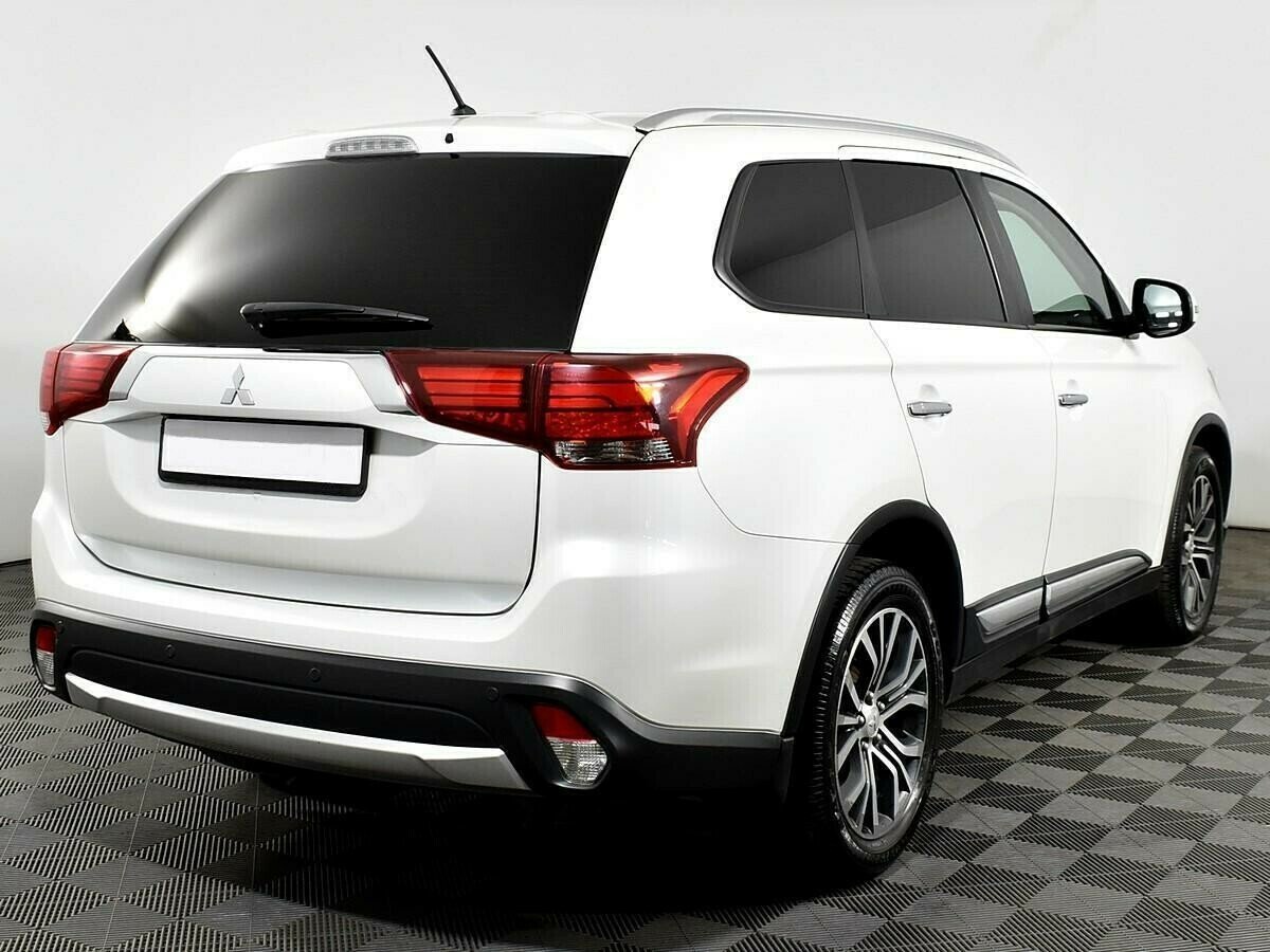 Mitsubishi Outlander, 2.4 л, Вариатор, 2018 фото 6