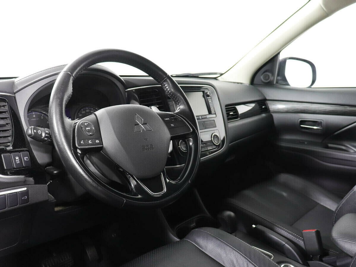 Mitsubishi Outlander, 2.4 л, Вариатор, 2017 фото 7