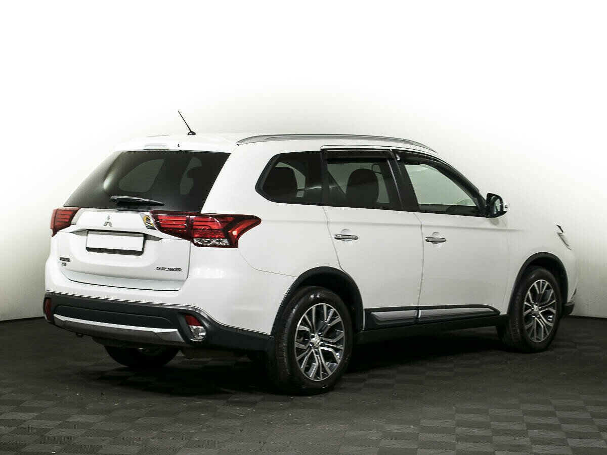 Mitsubishi Outlander, 2.4 л, Вариатор, 2018 фото 5