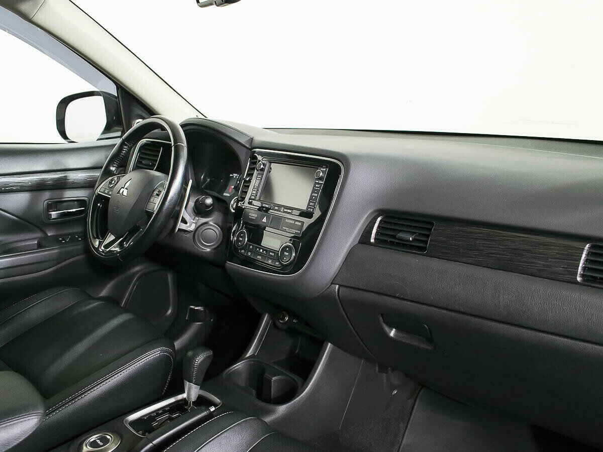 Mitsubishi Outlander, 2.4 л, Вариатор, 2018 фото 7