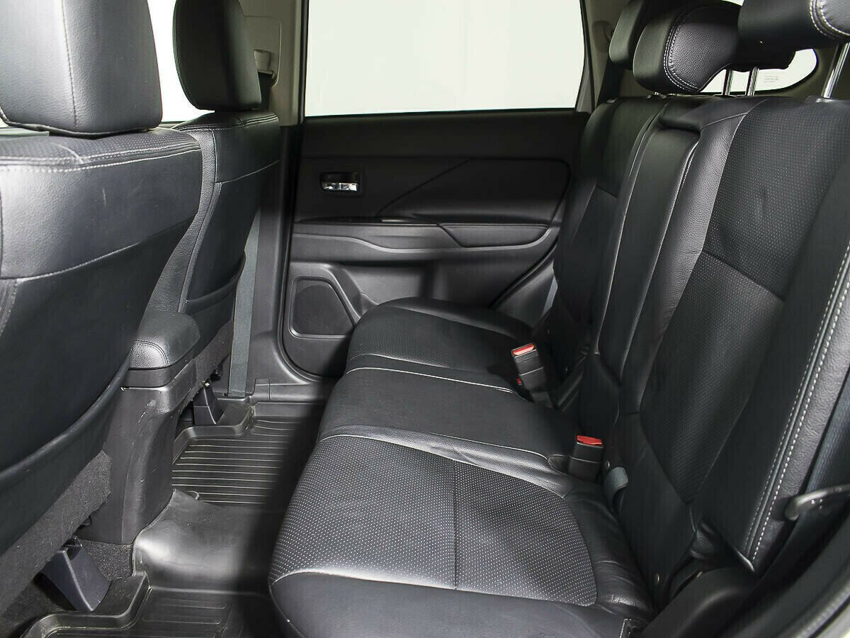 Mitsubishi Outlander, 2.4 л, Вариатор, 2018 фото 8