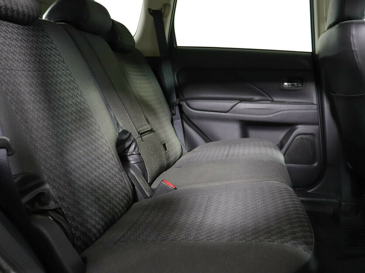 Mitsubishi Outlander, 2.4 л, Вариатор, 2018 фото 8