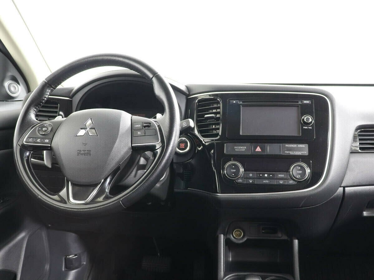 Mitsubishi Outlander, 2.4 л, Вариатор, 2015 фото 2