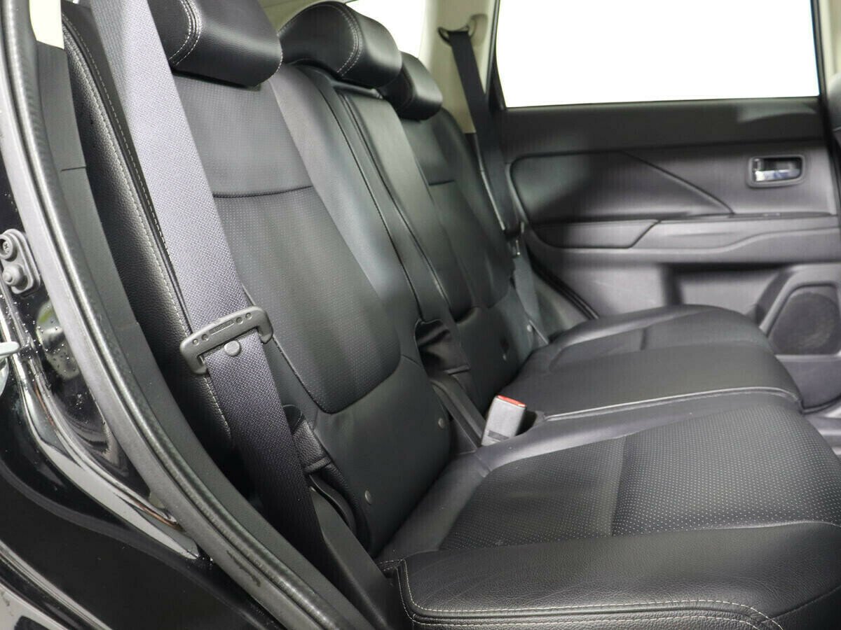 Mitsubishi Outlander, 2.4 л, Вариатор, 2015 фото 1