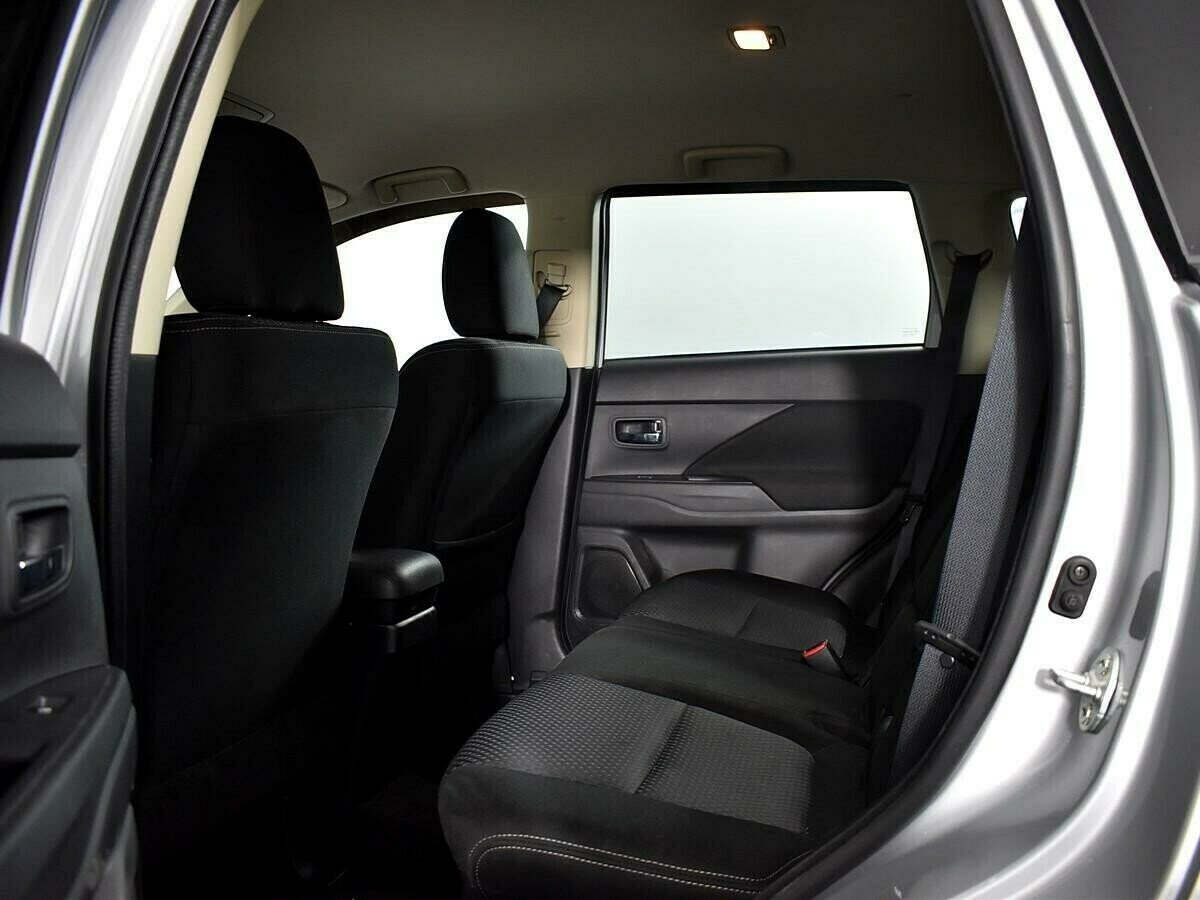 Mitsubishi Outlander, 2.0 л, Вариатор, 2018 фото 2