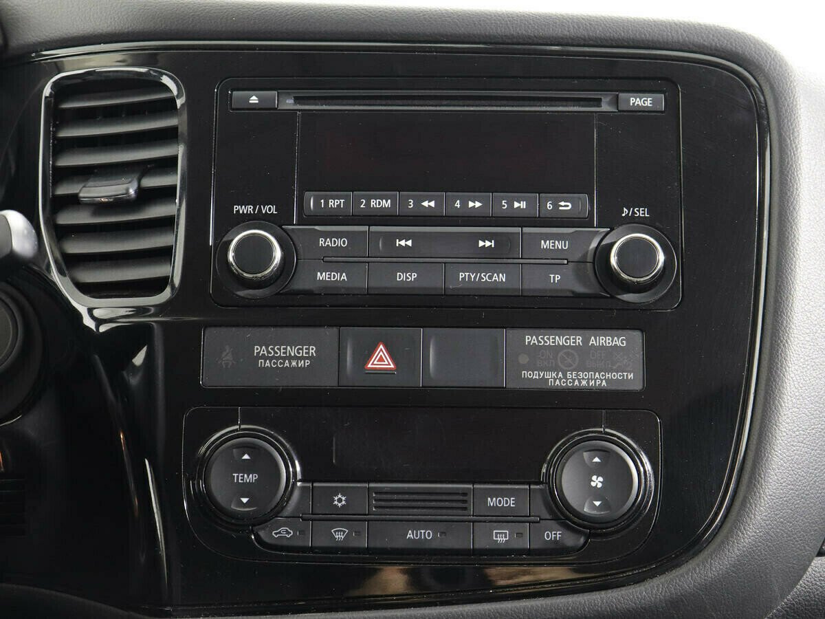 Mitsubishi Outlander, 2.0 л, Вариатор, 2017 фото 2