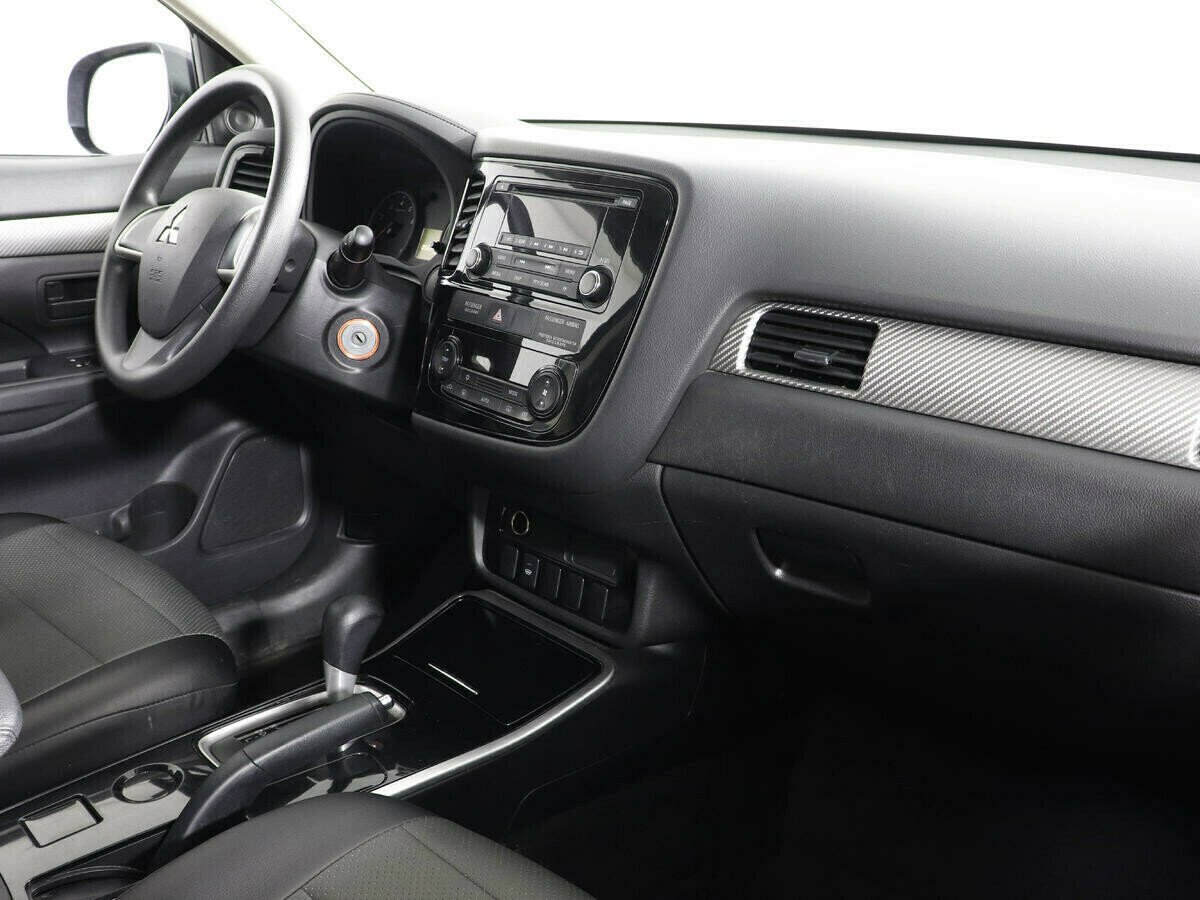 Mitsubishi Outlander, 2.0 л, Вариатор, 2017 фото 1