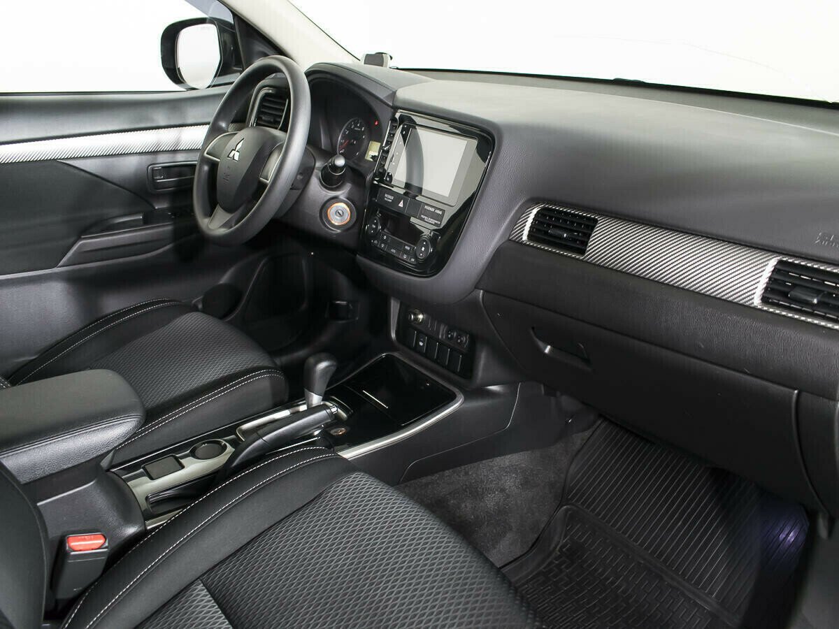 Mitsubishi Outlander, 2.0 л, Вариатор, 2016 фото 1