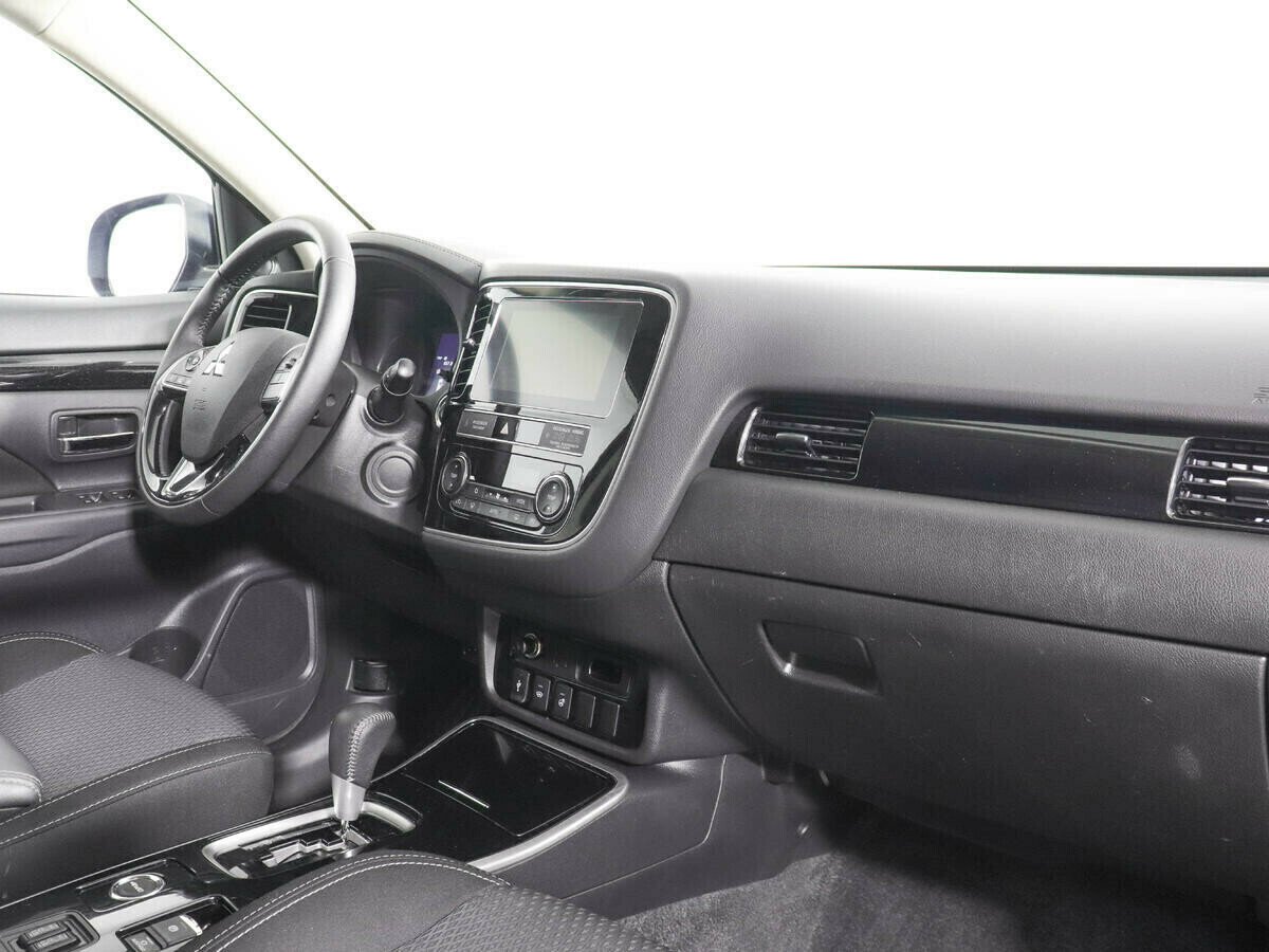 Mitsubishi Outlander, 2.0 л, Вариатор, 2019 фото 2