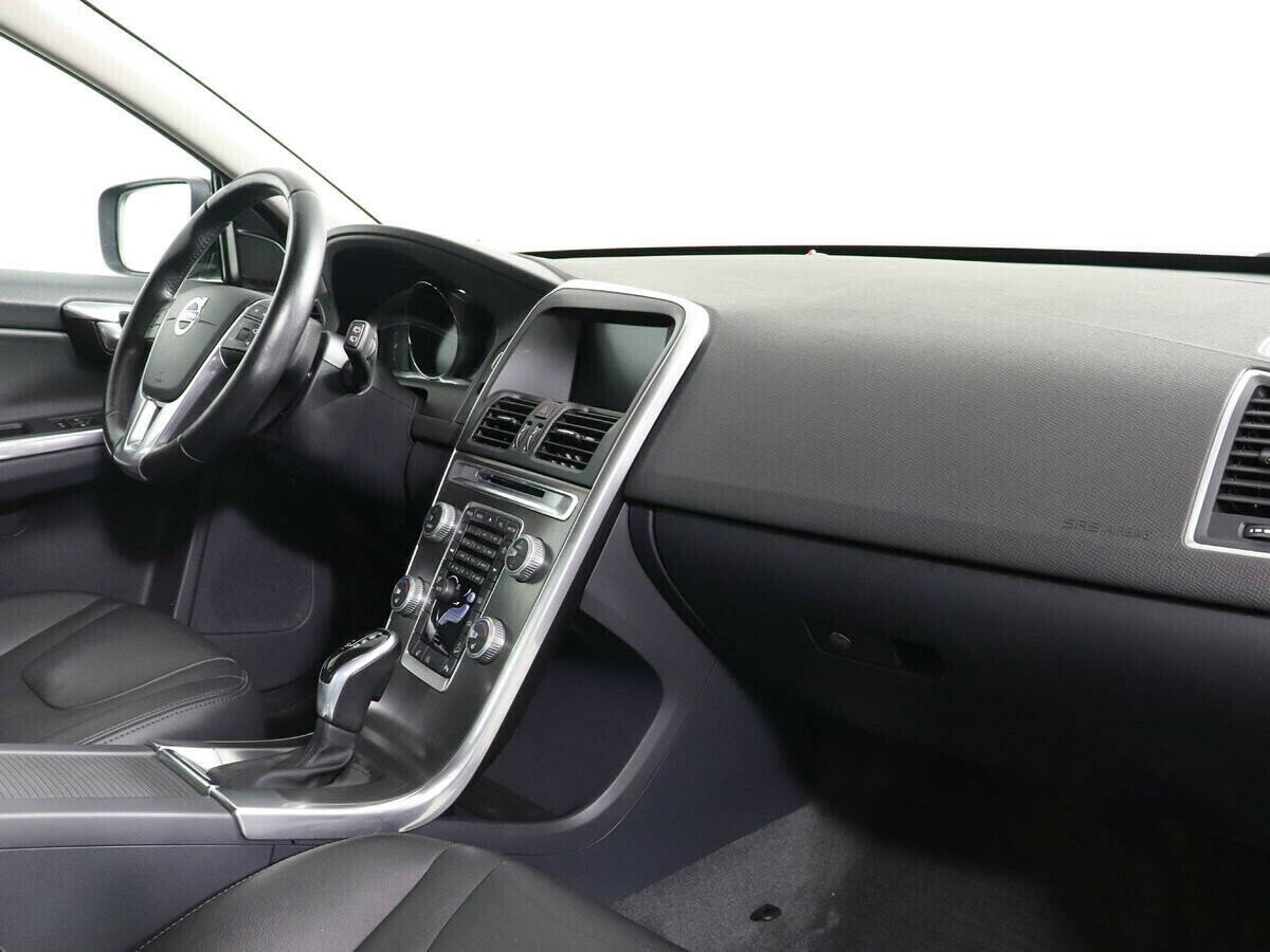 Volvo XC60, 2.0 л, АТ, 2017 фото 8