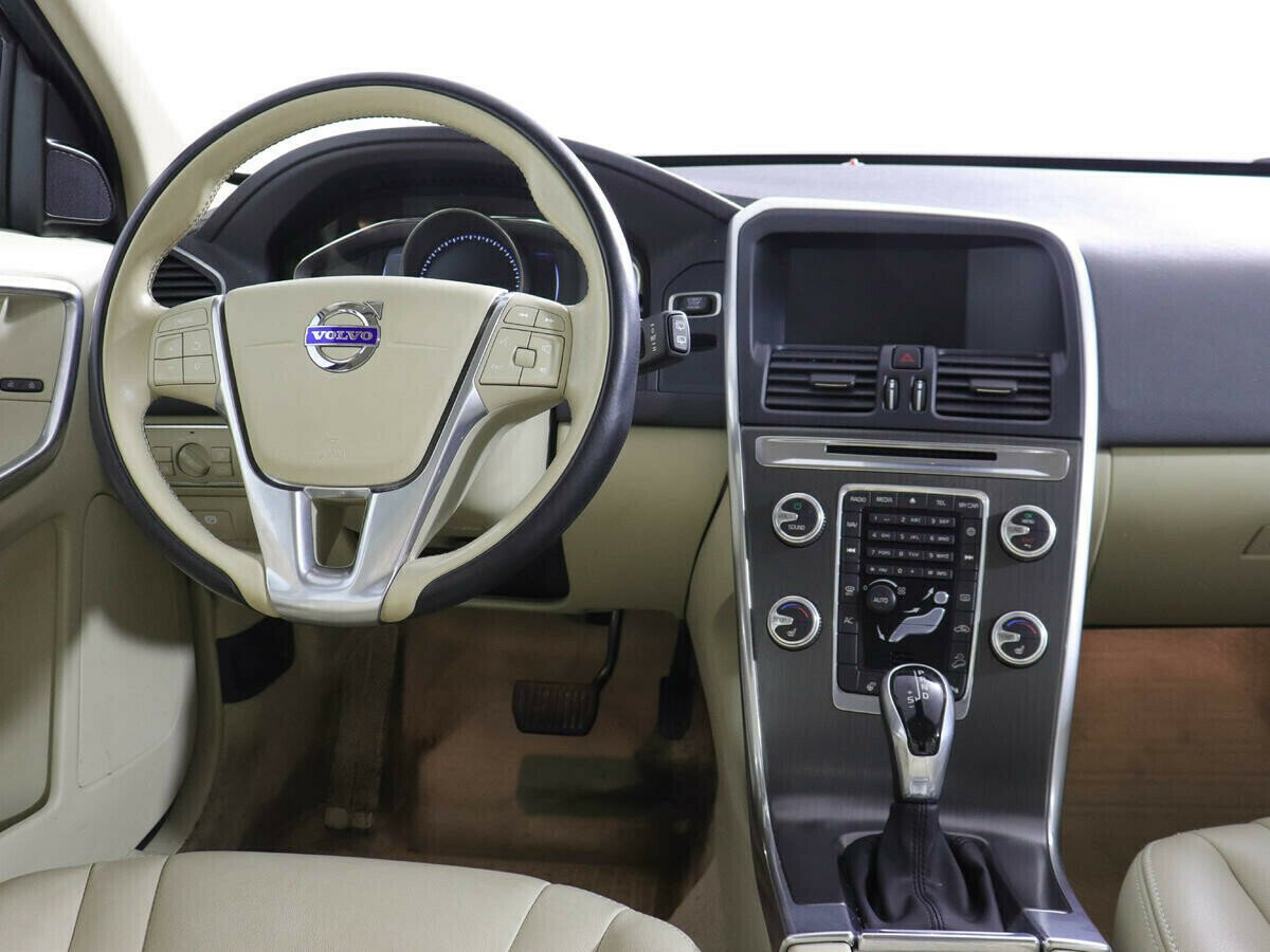 Volvo XC60, 2.0 л, АТ, 2017 фото 8