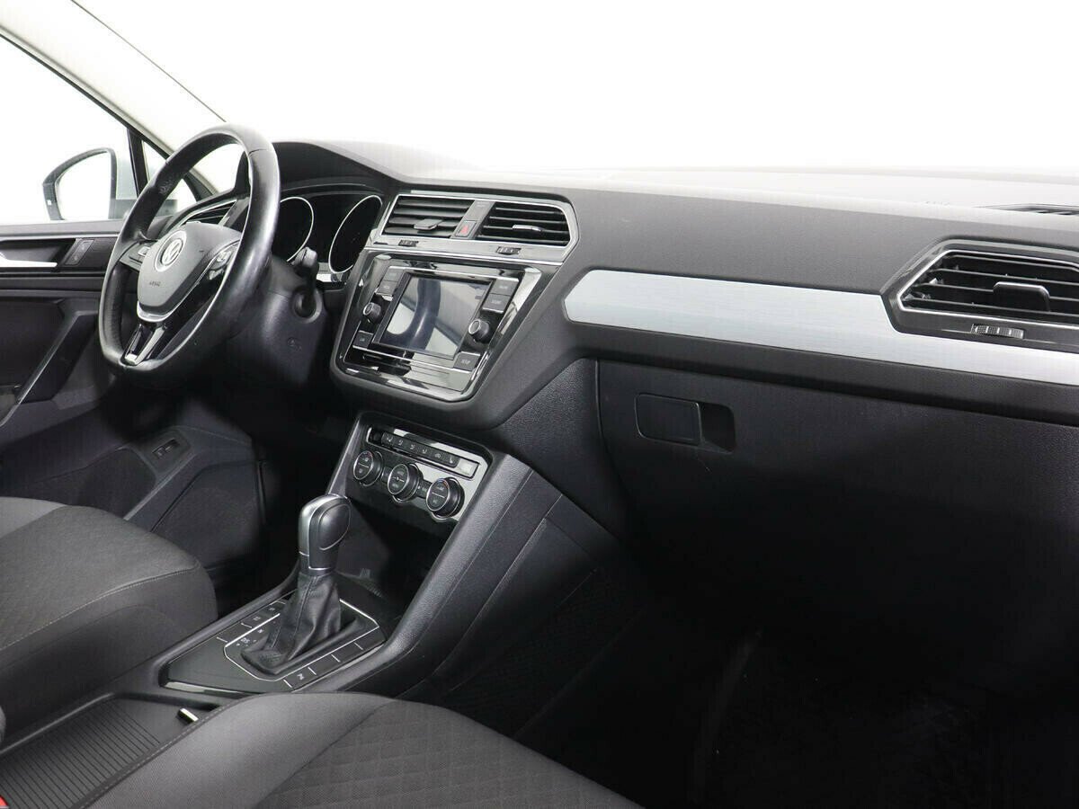 Volkswagen Tiguan, 1.4 л, Робот, 2017 фото 8