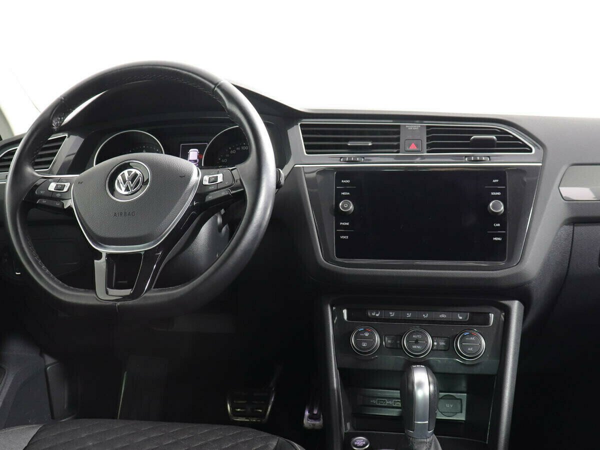 Volkswagen Tiguan, 2.0 л, Робот, 2018 фото 10