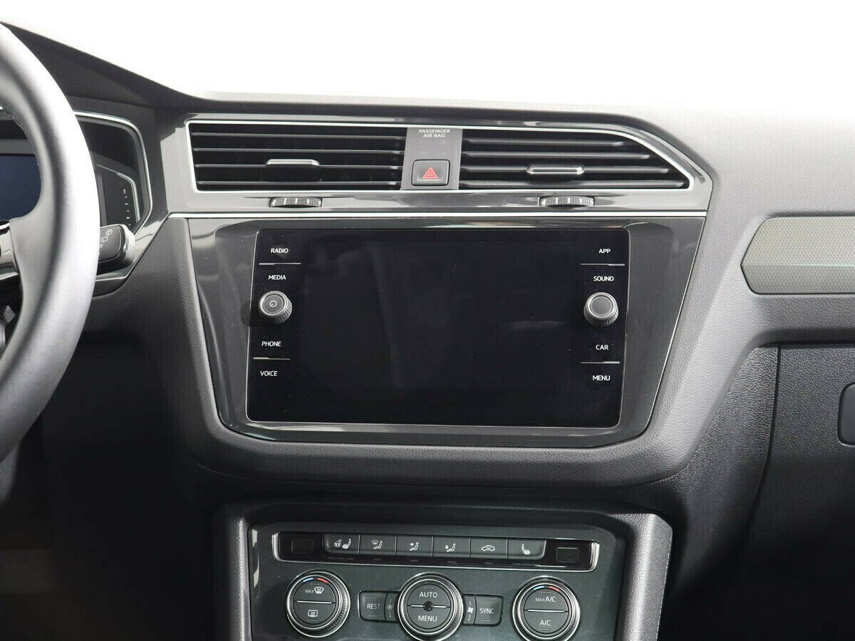 Volkswagen Tiguan, 1.5 л, Робот, 2018 фото 9