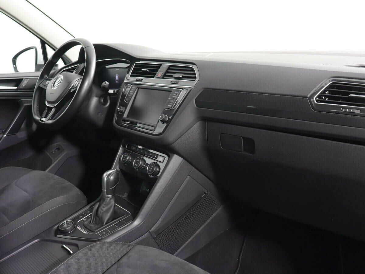 Volkswagen Tiguan, 2.0 л, Робот, 2018 фото 7