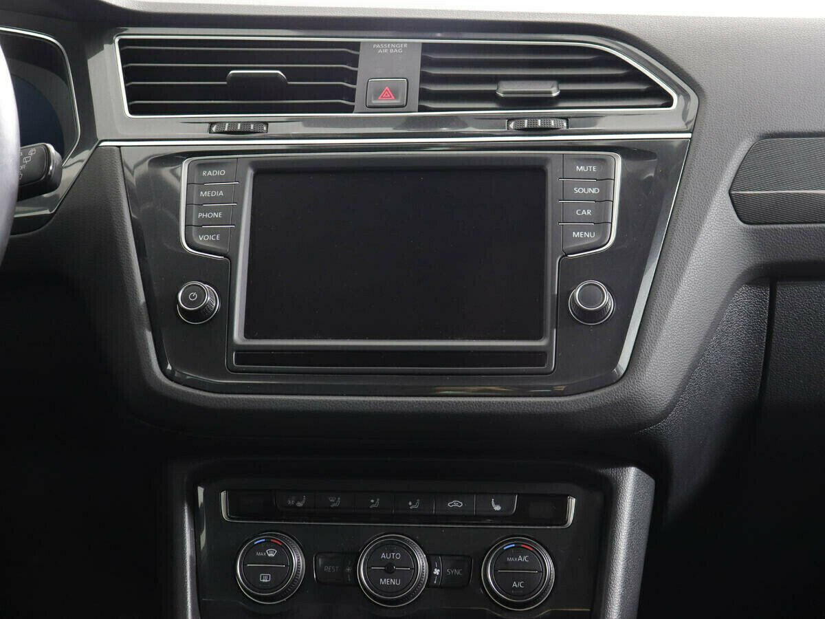 Volkswagen Tiguan, 2.0 л, Робот, 2018 фото 11