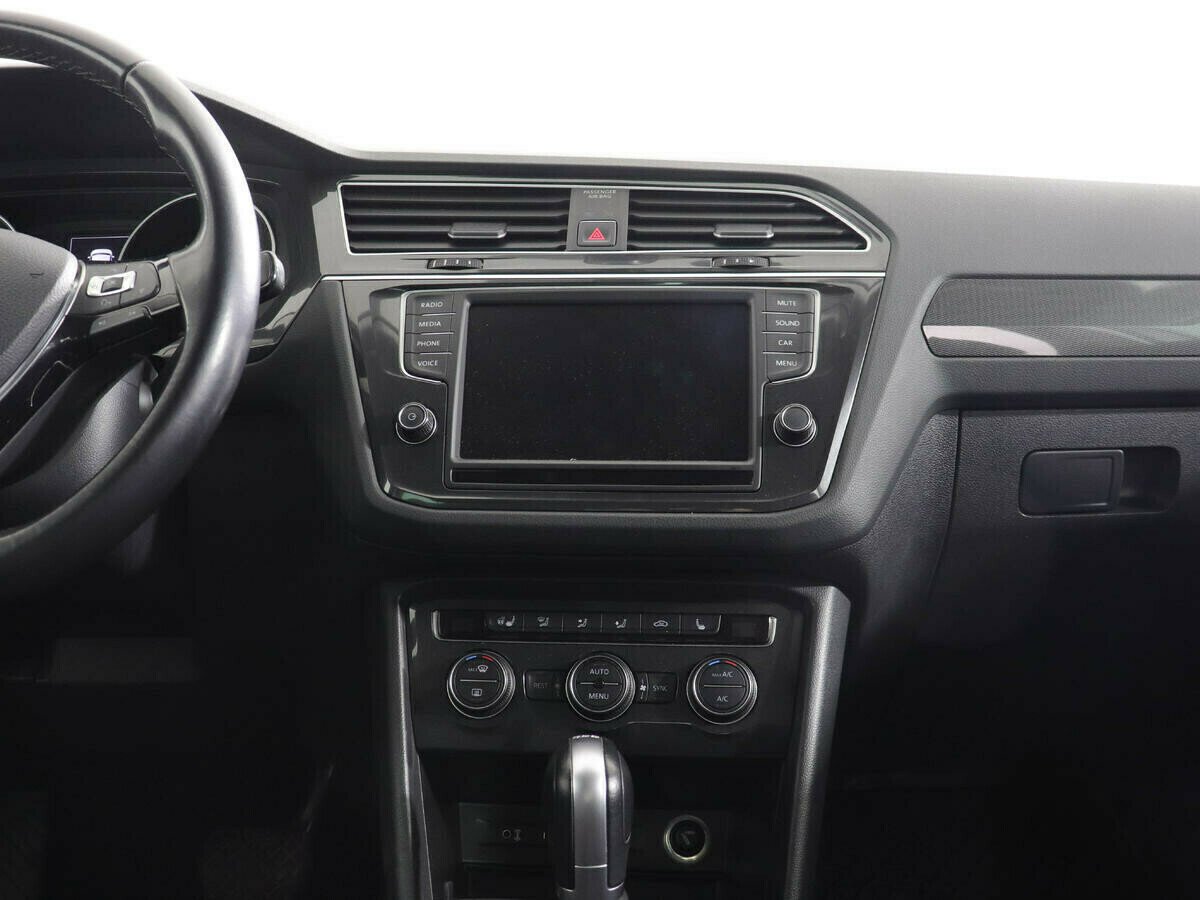 Volkswagen Tiguan, 1.5 л, Робот, 2018 фото 8