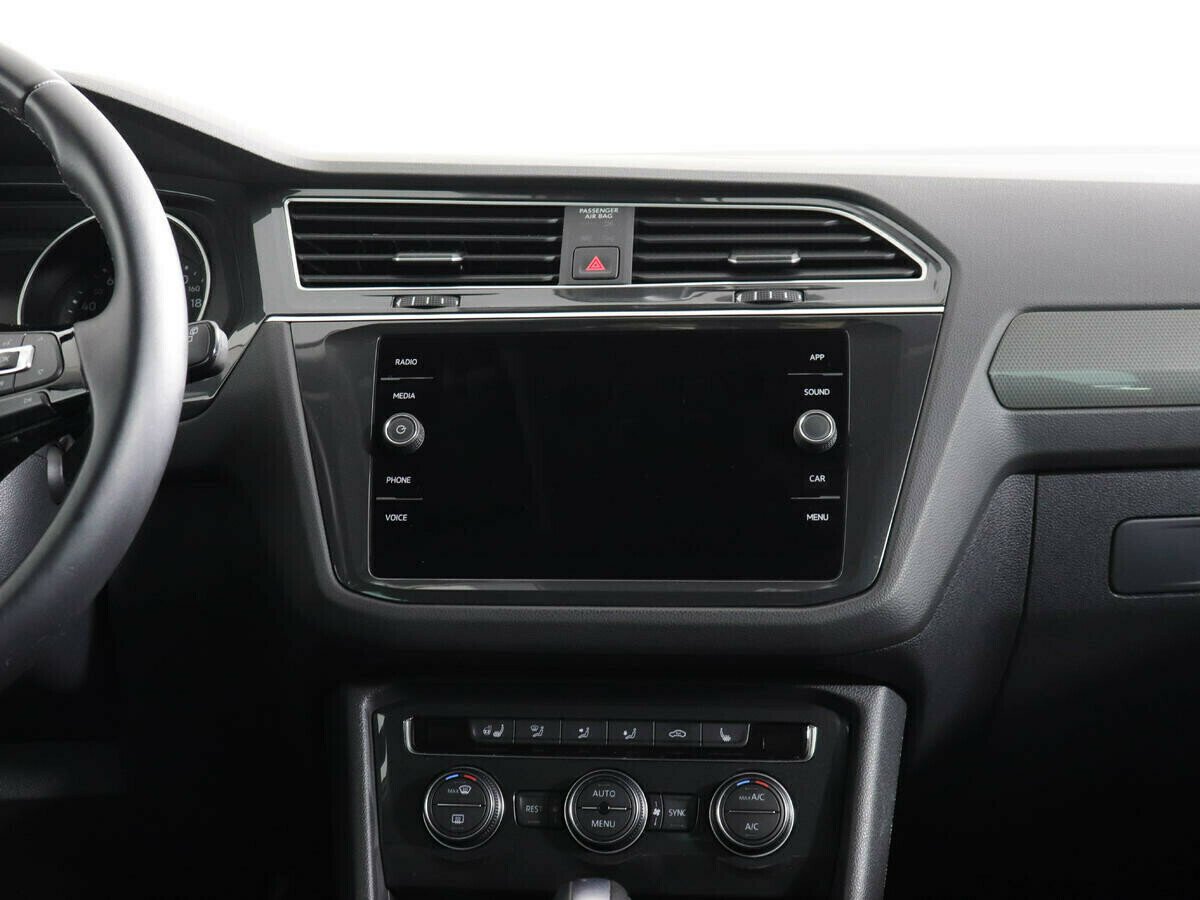 Volkswagen Tiguan, 1.5 л, Робот, 2019 фото 2