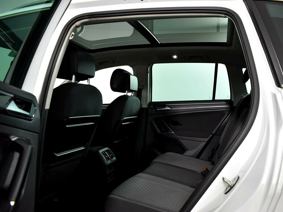 Volkswagen Tiguan, 2.0 л, Робот, 2018 фото 1