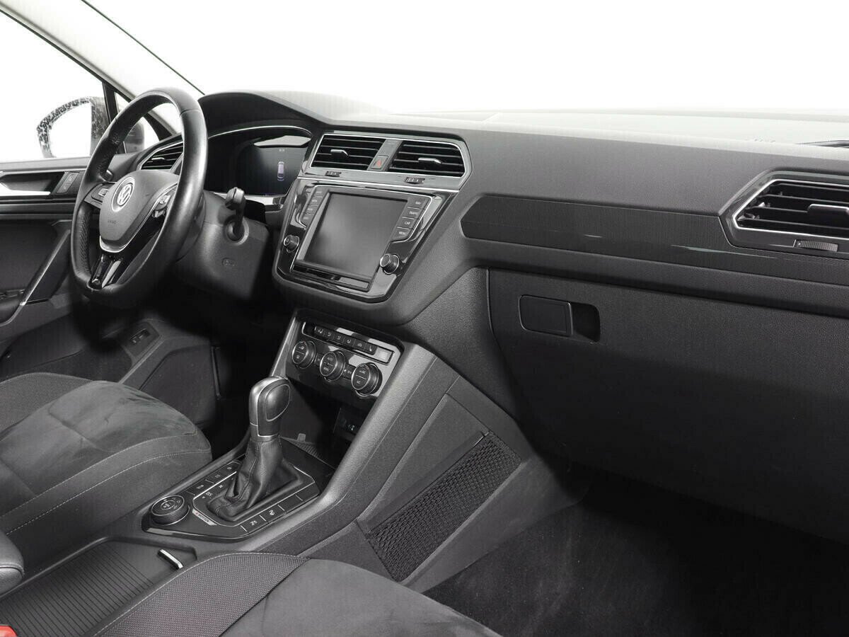 Volkswagen Tiguan, 2.0 л, Робот, 2018 фото 7