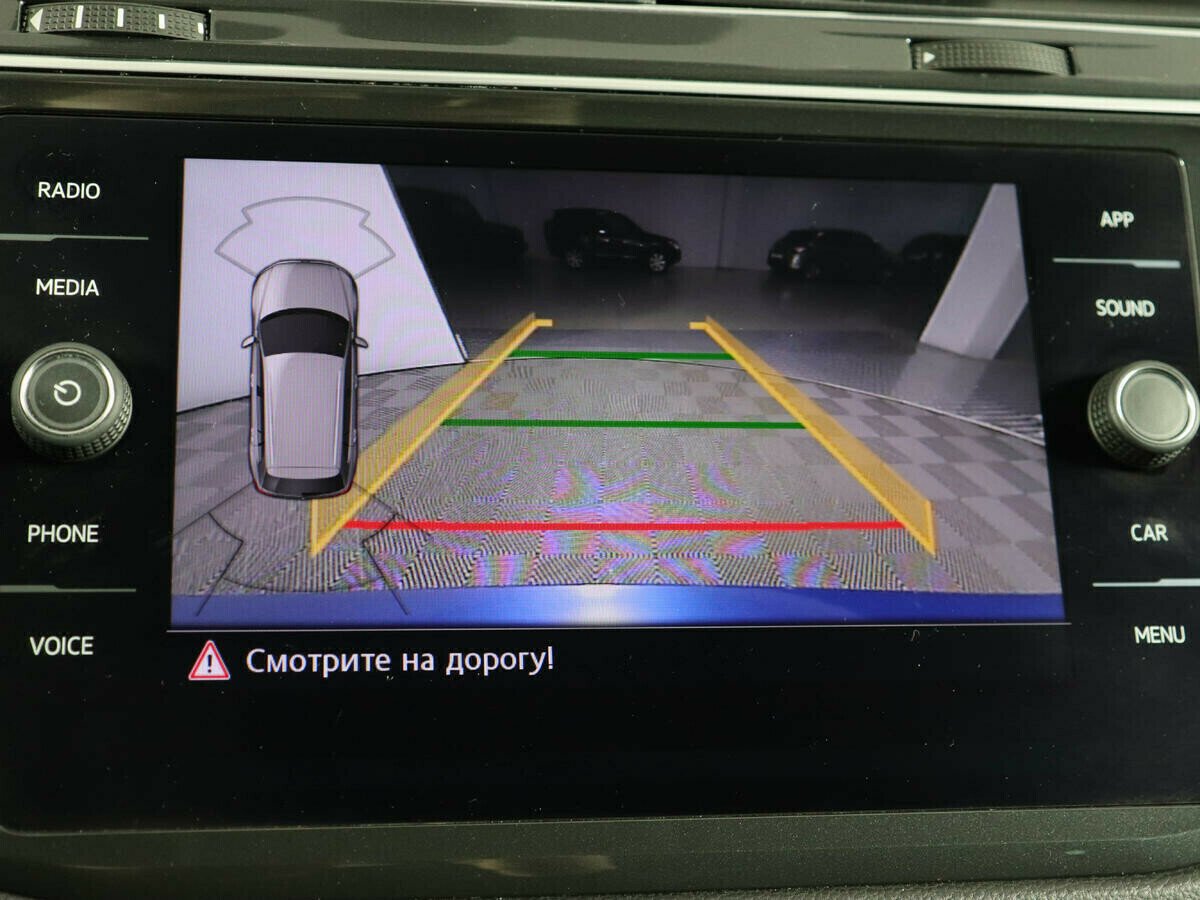 Volkswagen Tiguan, 2.0 л, Робот, 2018 фото 1