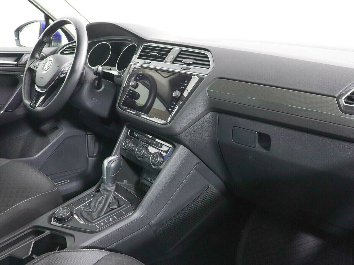 Volkswagen Tiguan, 2.0 л, Робот, 2018 фото 7