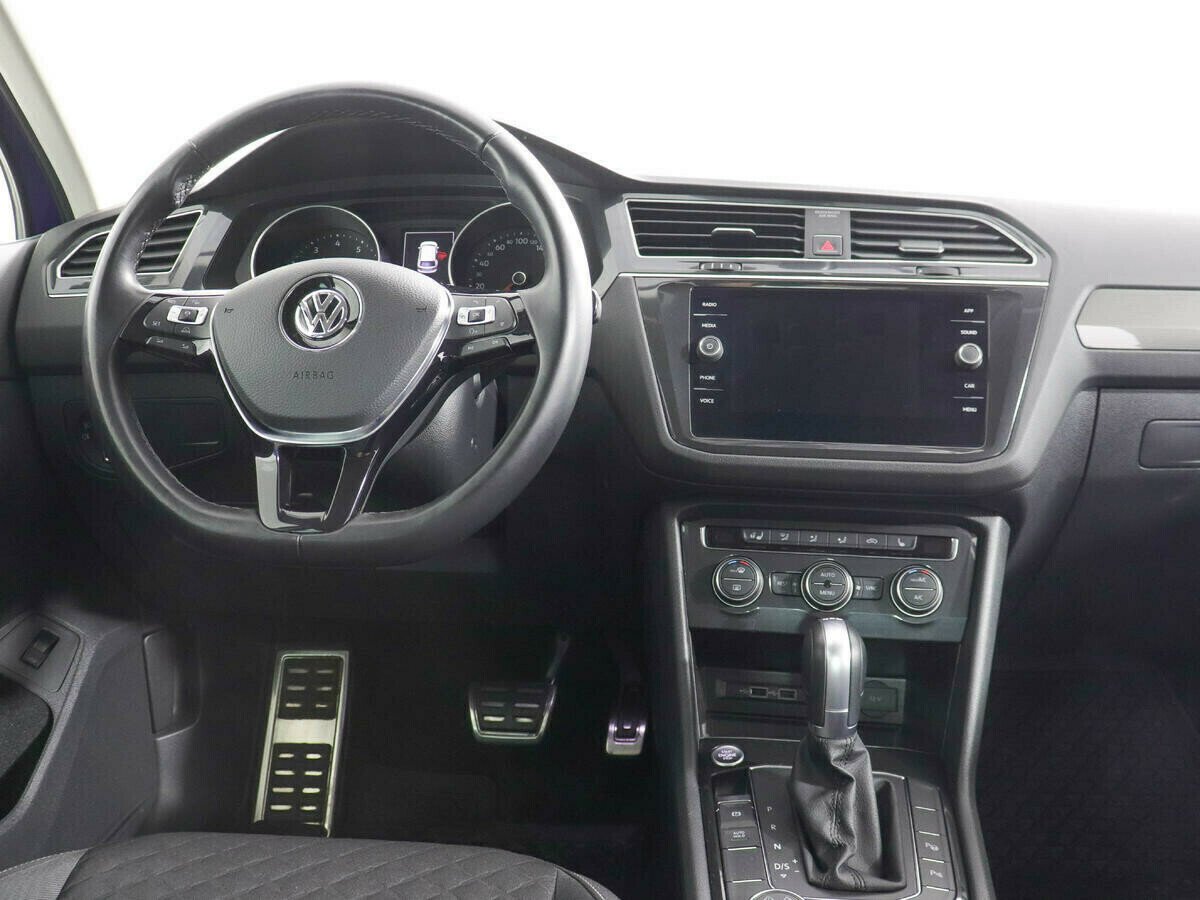 Volkswagen Tiguan, 2.0 л, Робот, 2018 фото 8