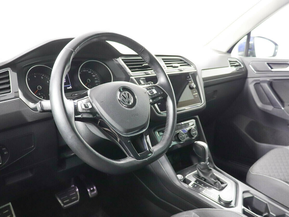 Volkswagen Tiguan, 2.0 л, Робот, 2018 фото 9
