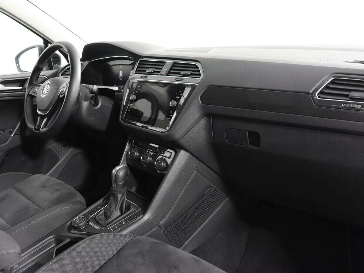 Volkswagen Tiguan, 2.0 л, Робот, 2018 фото 8