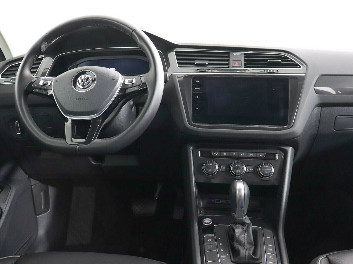 Volkswagen Tiguan, 2.0 л, Робот, 2018 фото 7