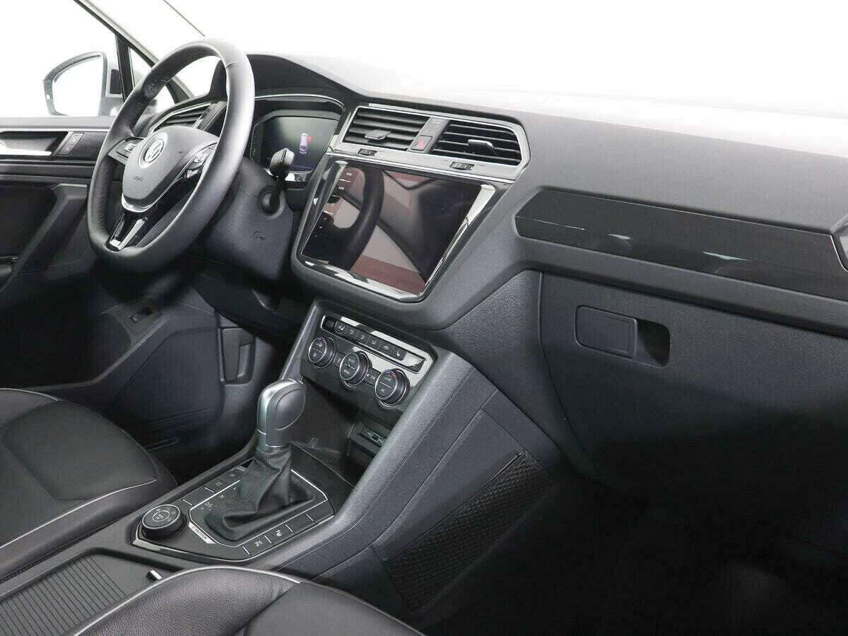 Volkswagen Tiguan, 2.0 л, Робот, 2018 фото 8