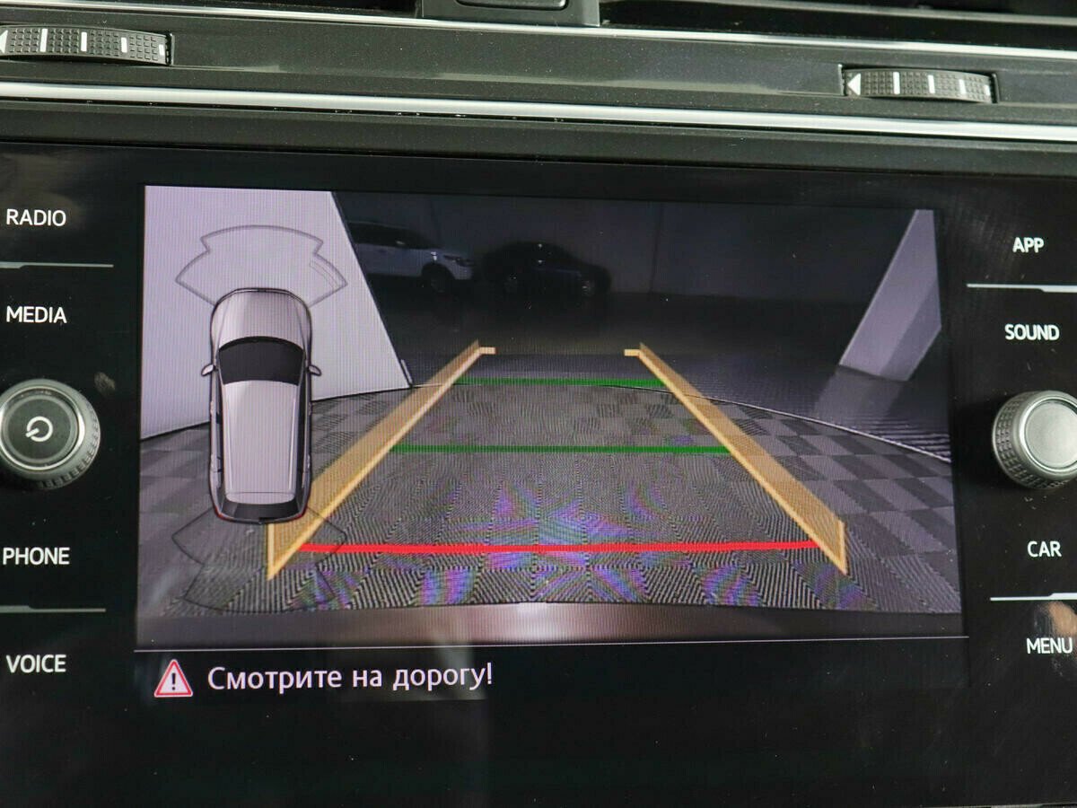 Volkswagen Tiguan, 2.0 л, Робот, 2018 фото 2